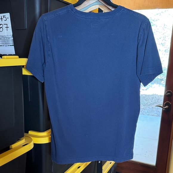 Levi's Navy Blue and Red Logo Tee Size XL (18/20) - Picture 5 of 5
